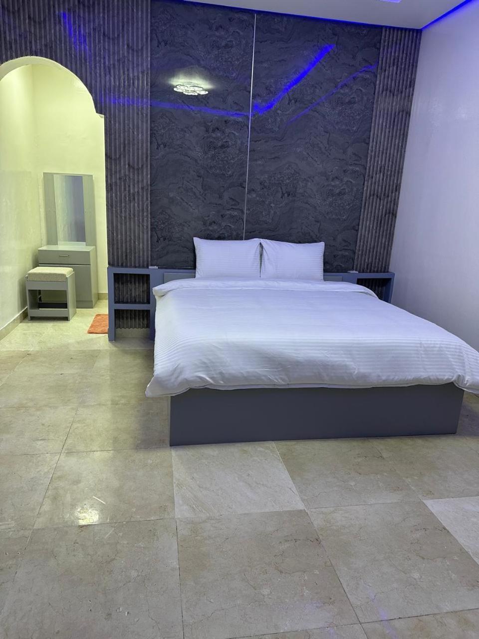 Lodge Rehan
